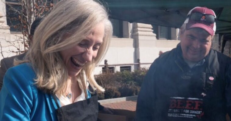 virginia-democrat-governor-abigail-spanberger’s-grilling-photo-op-ends-in-disaster-after-social-media-users-see-the-gross-looking-meat-she-is-‘cooking’
