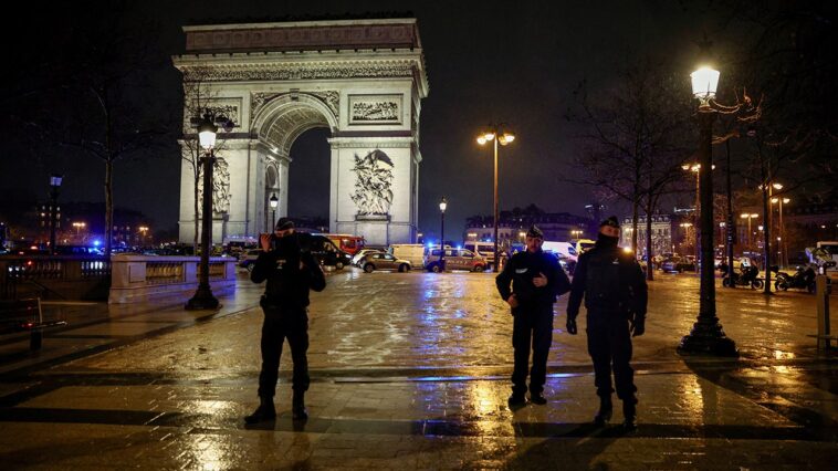 terror-convict,-recently-released,-shot-dead-by-paris-police-after-alleged-knife-attack-near-arc-de-triomphe
