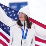 american-jaelin-kauf-wins-silver-in-women’s-dual-moguls-final,-earns-second-medal-at-milan-cortina