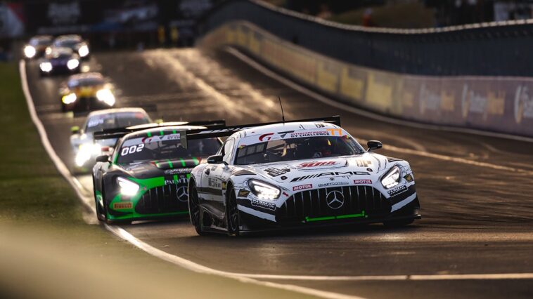 horrifying-crash-brings-out-red-flag-during-endurance-race