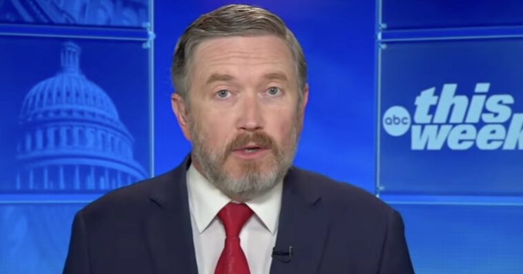 thomas-massie-goes-full-rino,-smears-president-trump-with-disgusting-“epstein-administration”-label-during-interview-with-far-left-abc