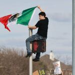 school-led-anti-ice-protests-grow-increasingly-violent,-putting-children-in-danger