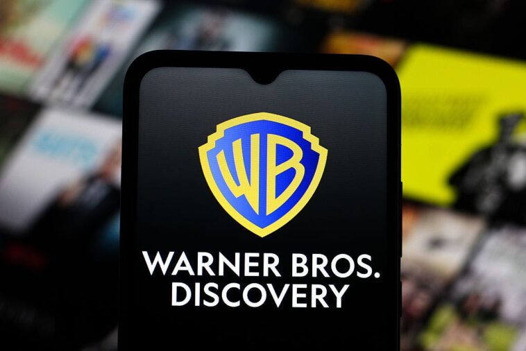 warner-bros-weighs-reopening-sale-talks-with-paramount,-bloomberg-reports