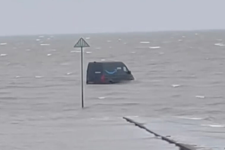 hapless-amazon-delivery-driver-stuck-in-water-after-following-gps