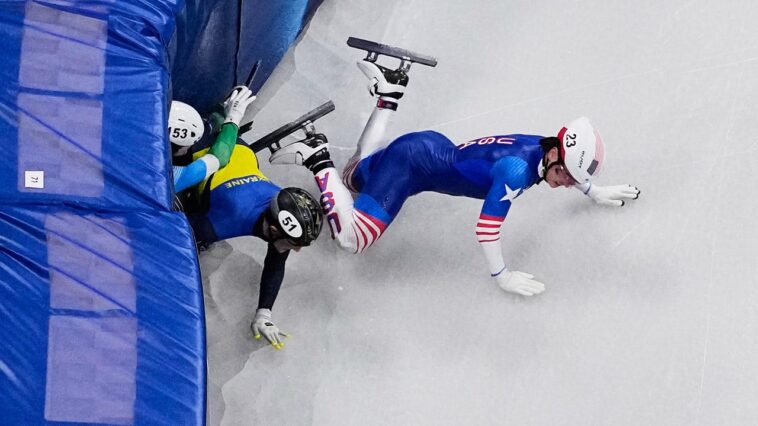 american-speedskater-crashes-into-opponents-during-winter-olympics-heat