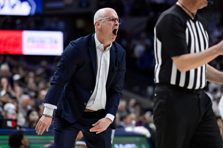 dan-hurley-furious-with-uconn-fans’-lacking-energy:-‘needs-to-be-a-madhouse’