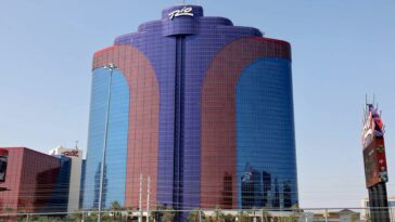 mother-shoots-daughter,-then-herself-in-apparent-murder-suicide-at-las-vegas-hotel,-police-say