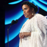 actress-natasha-rothwell-goes-off-prompter-to-say-‘f—-ice’-at-independent-spirit-awards