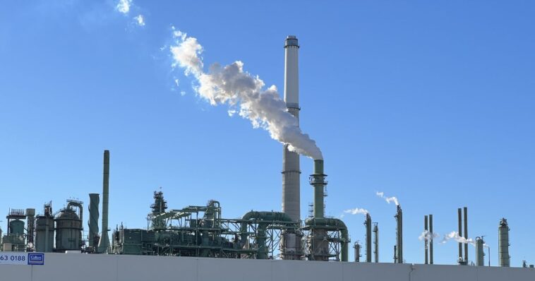 oil-rich-california-relies-on-fuel-imported-from-the-bahamas-as-gas-prices-surge