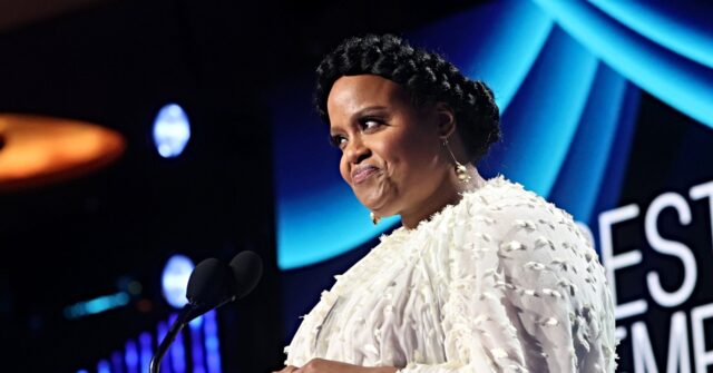 ‘white-lotus’-star-natasha-rothwell-goes-off-script-to-yell-‘f**k-ice’-at-awards-show