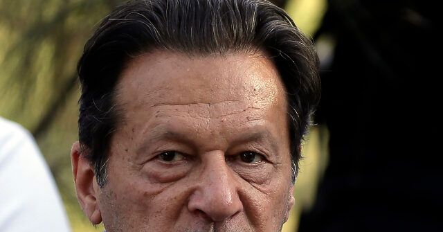report:-ex-pakistan-pm-imran-khan-partially-blinded-in-jail-due-to-lack-of-medical-treatment