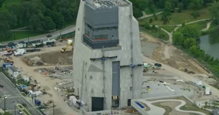 barack-obama-gets-savagely-roasted-after-his-infamous-presidential-center-receives-this-“headache-inducing”-new-update