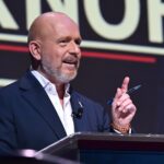 republican-steve-hilton-rockets-to-lead-in-california-governor’s-race