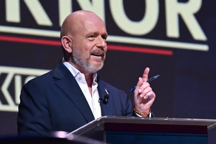 republican-steve-hilton-rockets-to-lead-in-california-governor’s-race