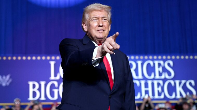 strategy-session:-trump’s-team-huddles-on-midterm-messaging-with-spotlight-on-economy