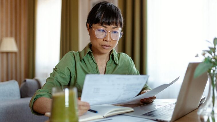 tax-season-scams-2026:-fake-irs-messages-stealing-identities