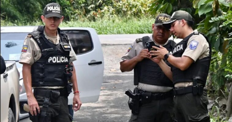 nightmare-beach:-8-severed-human-heads-found-on-beach-with-disturbing-pamphlets-nearby