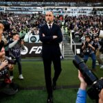 what-players-really-think-when-a-new-boss-arrives-midseason