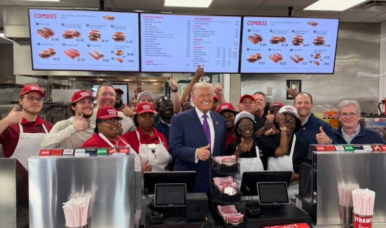president-trump-charms-restaurant-workers-at-the-varsity,-signs-maga-hats-ahead-of-speaking-engagement-in-georgia-(video)