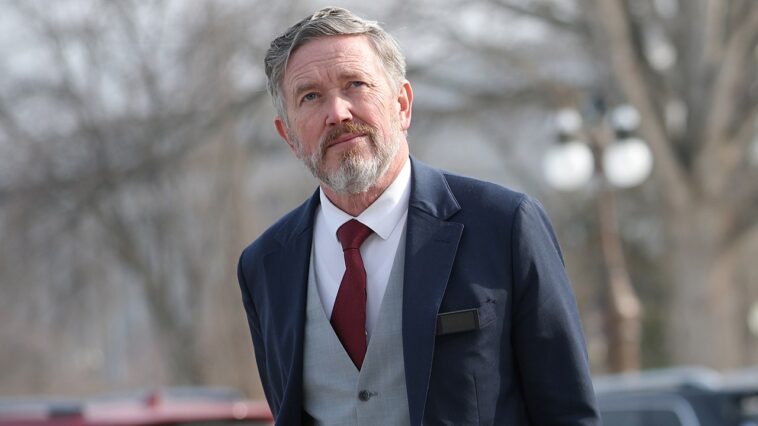 massie-faces-backlash-over-epstein-demand,-critics-suggest-he-should-‘seriously-reconsider’-congress