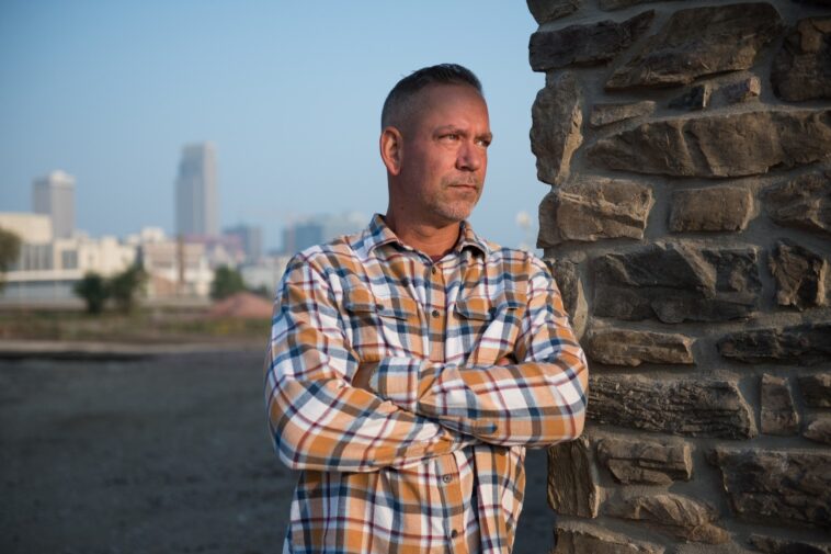 senate-hopeful-with-deep-dem-ties-has-paid-family-over-$350k-from-his-campaign-coffers