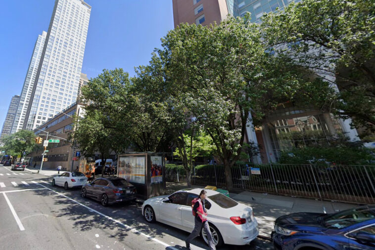 stranger-stabs-man,-28,-in-unprovoked-attack-outside-john-jay-college-of-criminal-justice-building:-cops