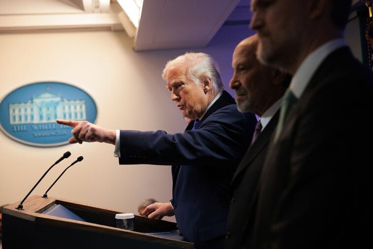 after-scotus-ruling,-trump-fires-back-with-10%-tariff-on-‘all-countries’