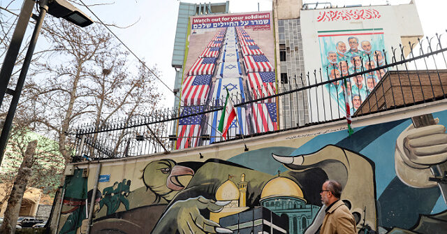 us.-iran-strike-planning-in-‘advanced’-phase;-decapitation,-regime-change-options-prepared