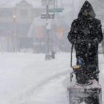 northeast-under-blizzard-warning,-braces-for-over-a-foot-of-snow