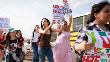 video-—-ohio:-student-mob-damages-kroger-store-during-anti-ice-walkout