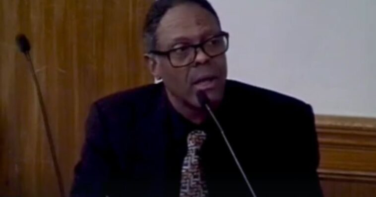 detroit-cops-suspended-for-calling-border-patrol-during-traffic-stops-in-violation-of-policies,-chief-says-his-goal-is-to-fire-them