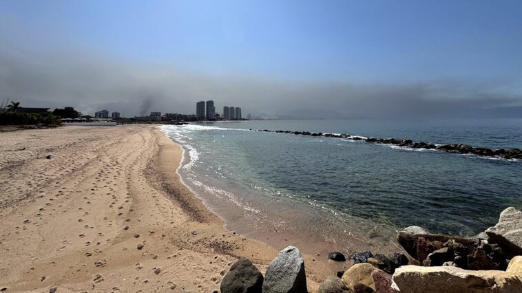 tourists-in-mexican-seaside-city-told-to-stay-on-resort-as-government-warns-of-‘clashes’