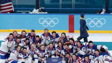 watch:-trump-calls-usa-hockey-team,-invites-them-to-sotu-after-winning-gold