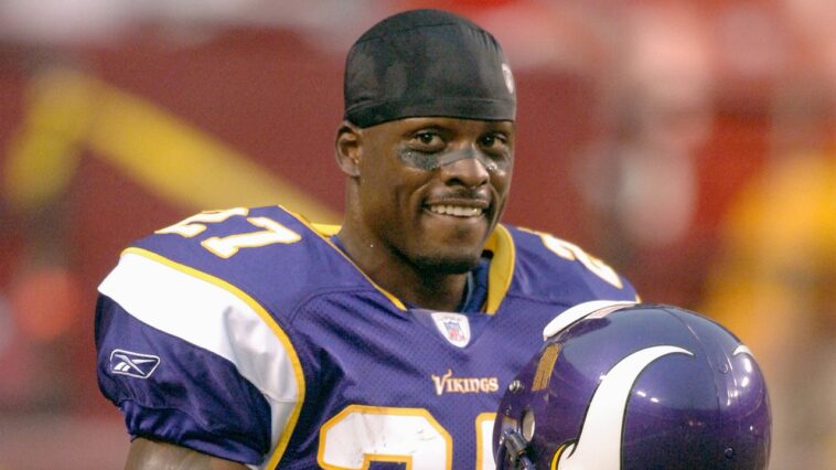 former-nfl-defensive-back-ronyell-whitaker-dead-at-46