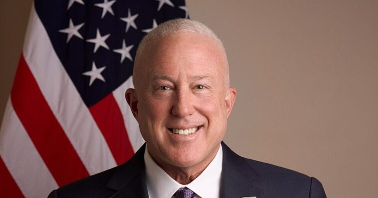 revolutionary-us.-ambassador-bill-white-is-turning-belgium-upside-down-–-defending-freedom,-confronting-socialists,-and-challenging-the-welfare-state-while-trump-backs-leaders-like-bart-de-wever