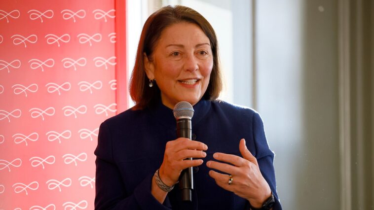 democrats-name-candidates-to-‘red-to-blue’-initiative,-aiming-to-flip-gop-majority-during-midterms