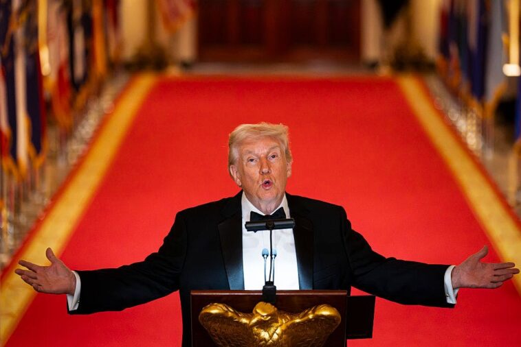 ‘a-great-job-for-the-wrong-people’:-trump-renews-attack-on-scotus’s-‘incompetent’-tariff-ruling