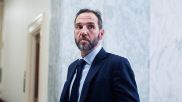 judge-blocks-2nd-volume-of-jack-smith’s-report-in-trump-case-from-release