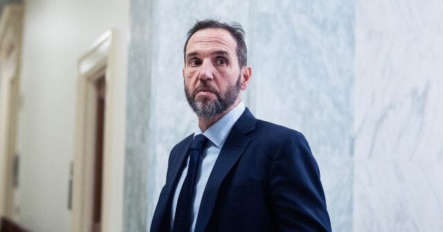 judge-blocks-2nd-volume-of-jack-smith’s-report-in-trump-case-from-release