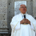 mexican-priests-bless-jalisco-from-rooftops-as-cartel-war-rages