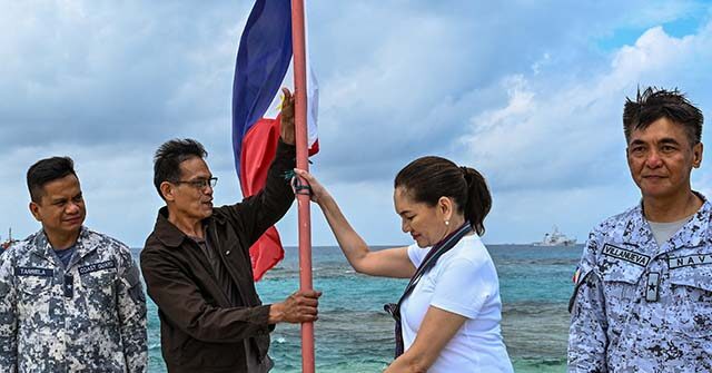 philippine-officials-hit-with-‘welcome-to-china’-message-while-visiting-disputed-islands