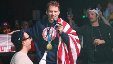 see-it:-fresh-off-olympic-gold,-usa-hockey-brings-red-white-and-blue-swagger-to-club-in-miami