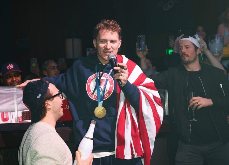 see-it:-fresh-off-olympic-gold,-usa-hockey-brings-red-white-and-blue-swagger-to-club-in-miami