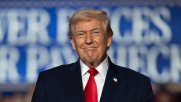 trump-expands-pre-state-of-union-address-lunch-with-broadcasters-to-include-top-breitbart-editors