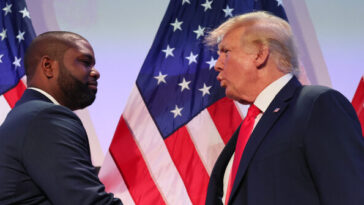 poll:-trump-backed-byron-donalds-dominates-in-florida-gubernatorial-primary-race