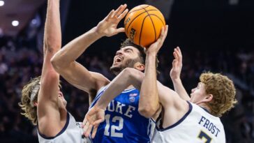 boozer-goes-off-as-duke-beats-notre-dame-by-44