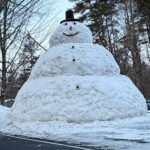 massachusetts-family’s-hulking-snowman-grows-to-23-feet-tall-after-weekend-blizzard