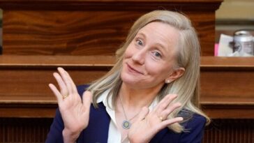 watch-live:-democrats-respond-to-donald-trump’s-state-of-the-union-address