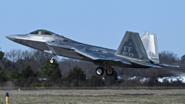 us.-deploys-stealth-f‑22s-to-israel-as-iran-strike-window-narrows-amid-historic-buildup