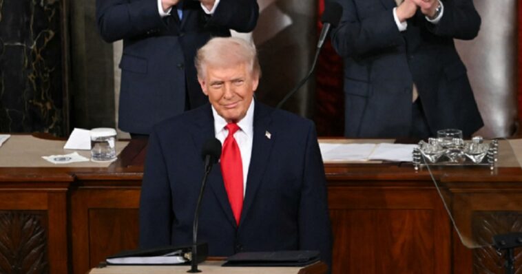 watch:-multiple-dems-fell-asleep-during-the-sotu,-but-only-one-got-caught-picking-his-teeth-afterward